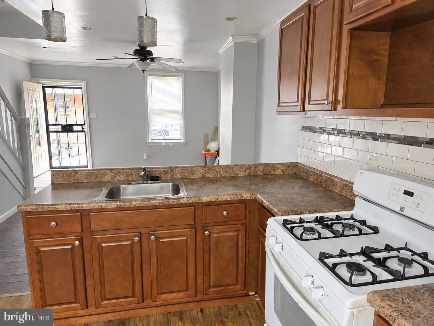 49 N Dearborn St Property Photo 4