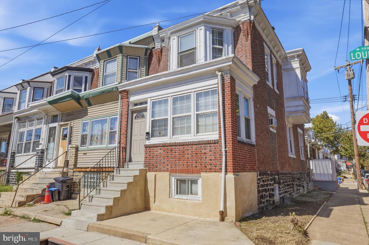 533 W Louden St Property Photo 1