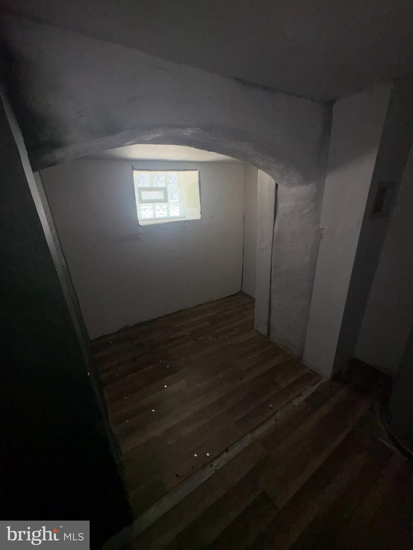 5527 Crowson St Property Photo 8