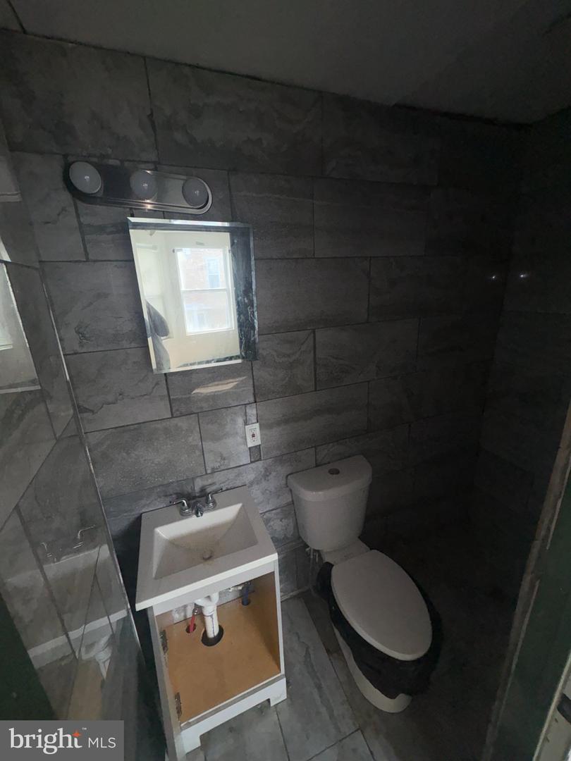 5527 Crowson St Property Photo 12