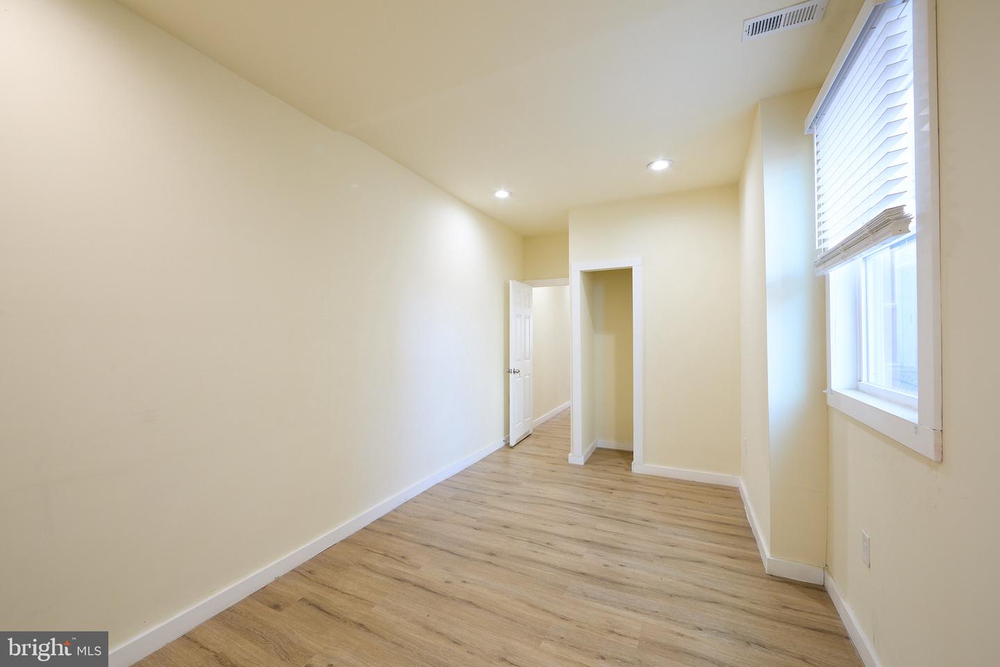 1558 N Randolph St Property Photo 8