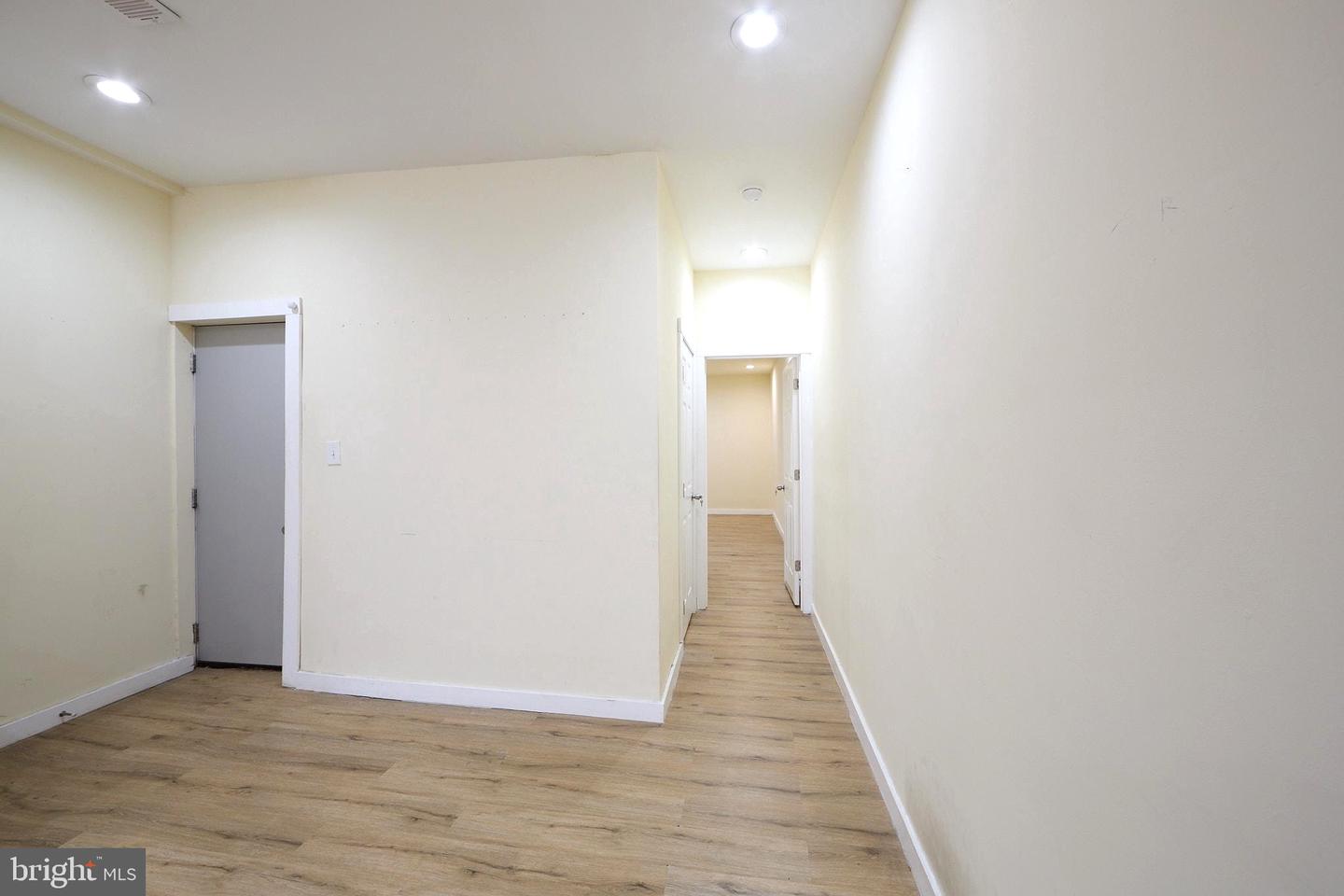 1558 N Randolph St Property Photo 9