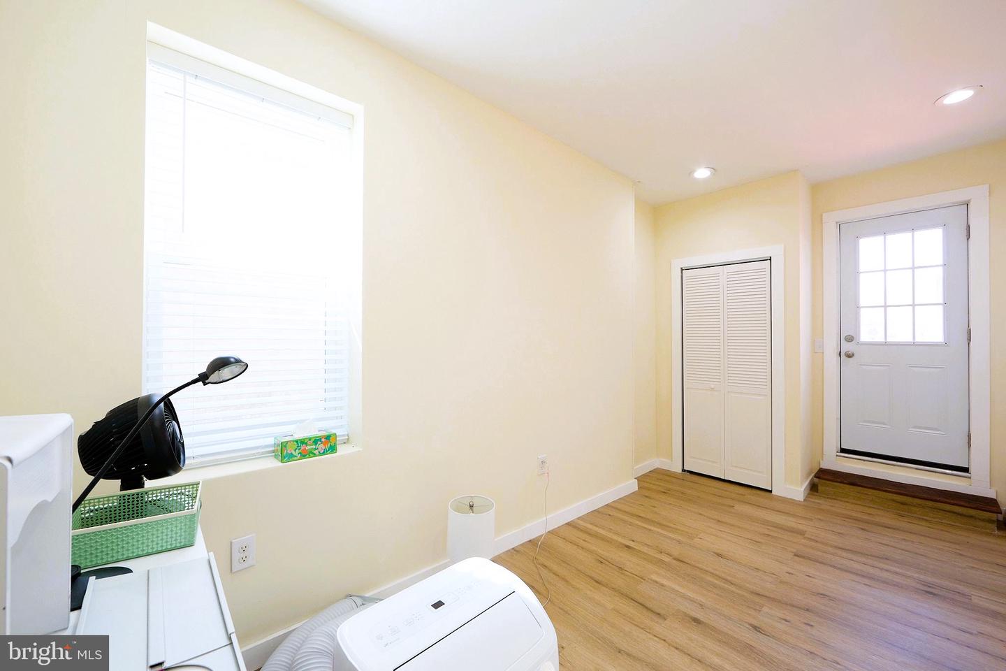 1558 N Randolph St Property Photo 24