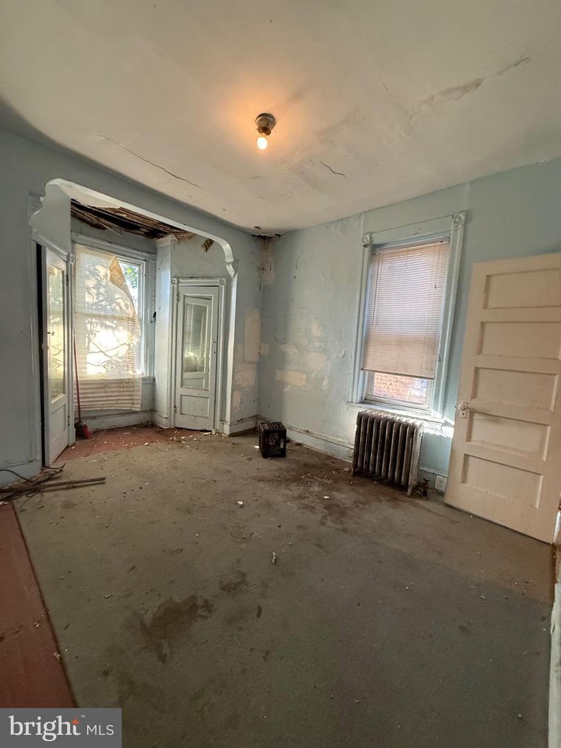 4246 Carlisle St Property Photo 13