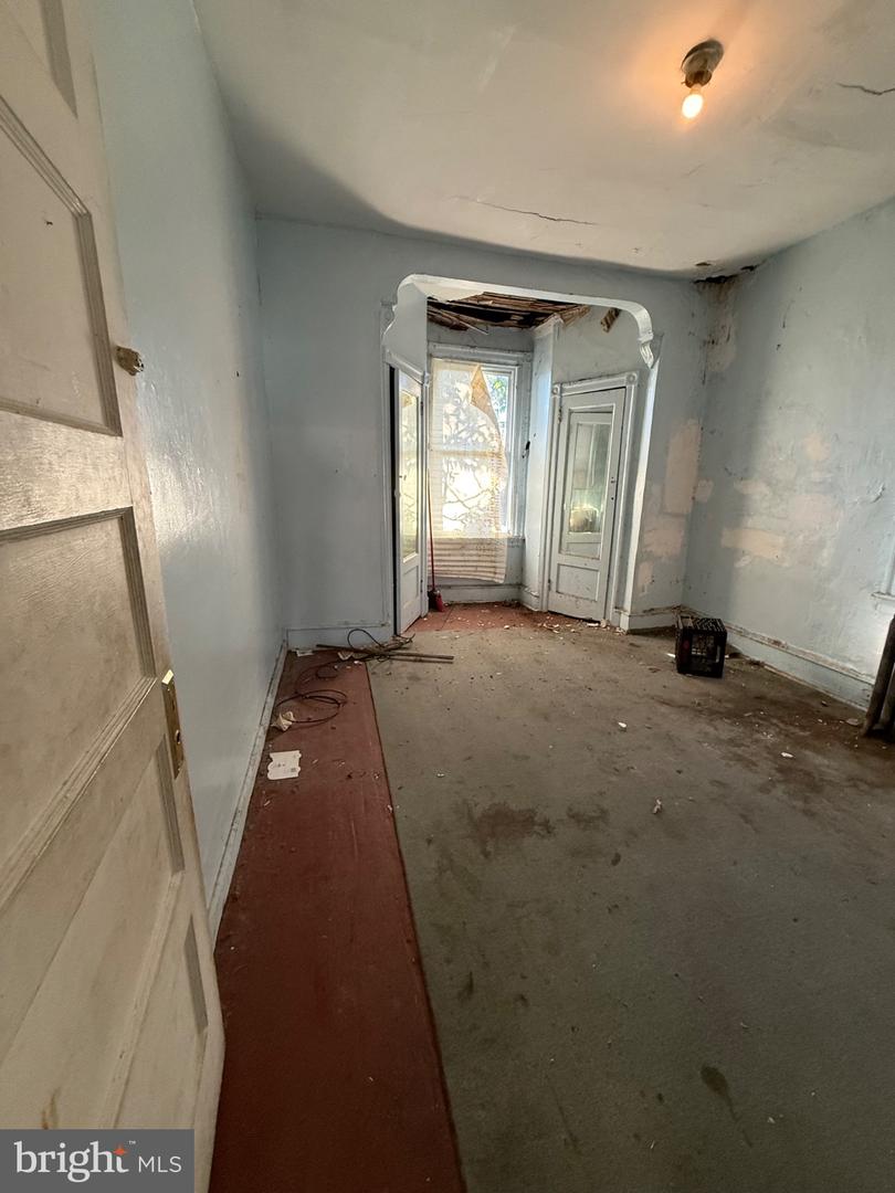 4246 Carlisle St Property Photo 14