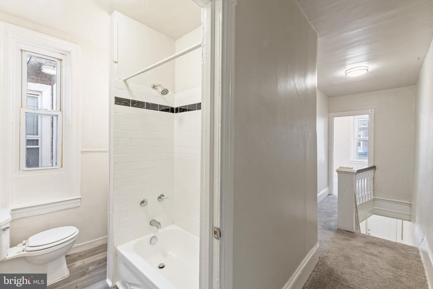 255 N Hobart St Property Photo 18