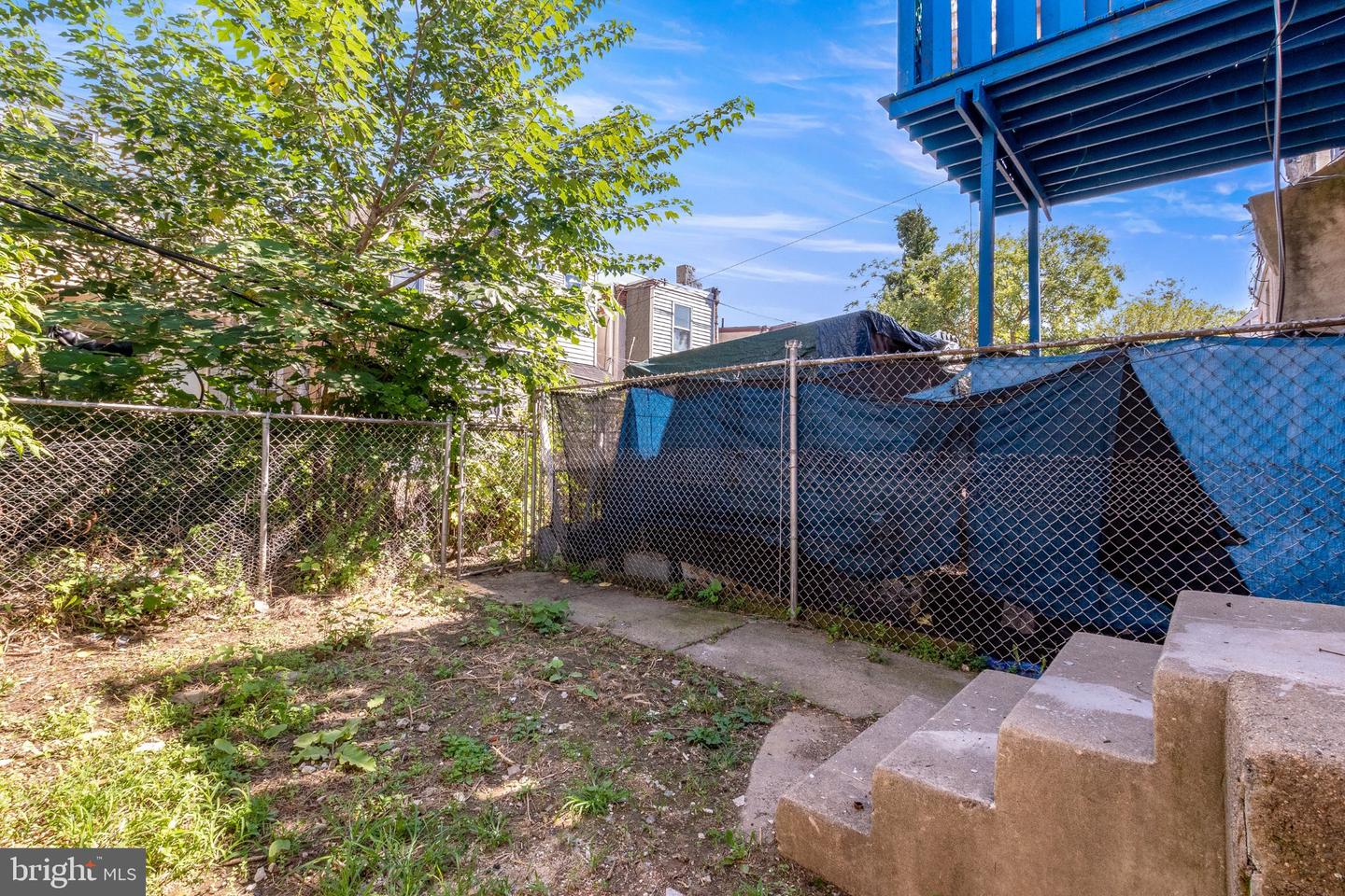 255 N Hobart St Property Photo 28