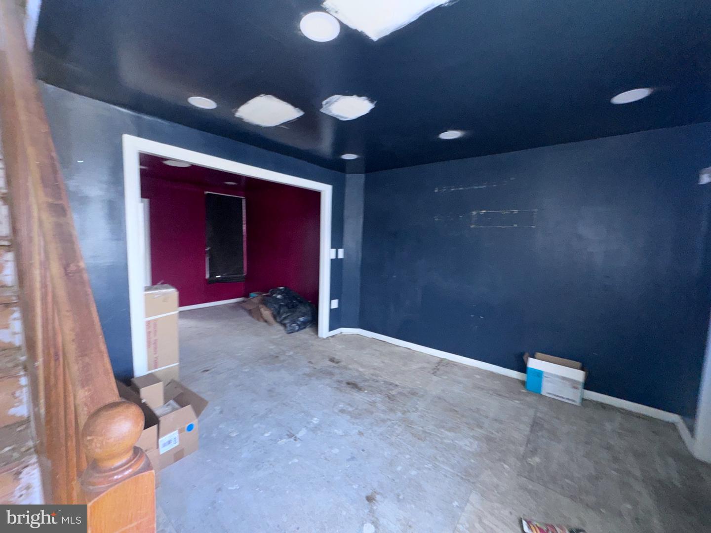 310 W Courtland St Property Photo 3