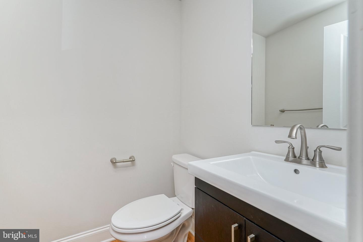 2332 Ellsworth St Property Photo 8
