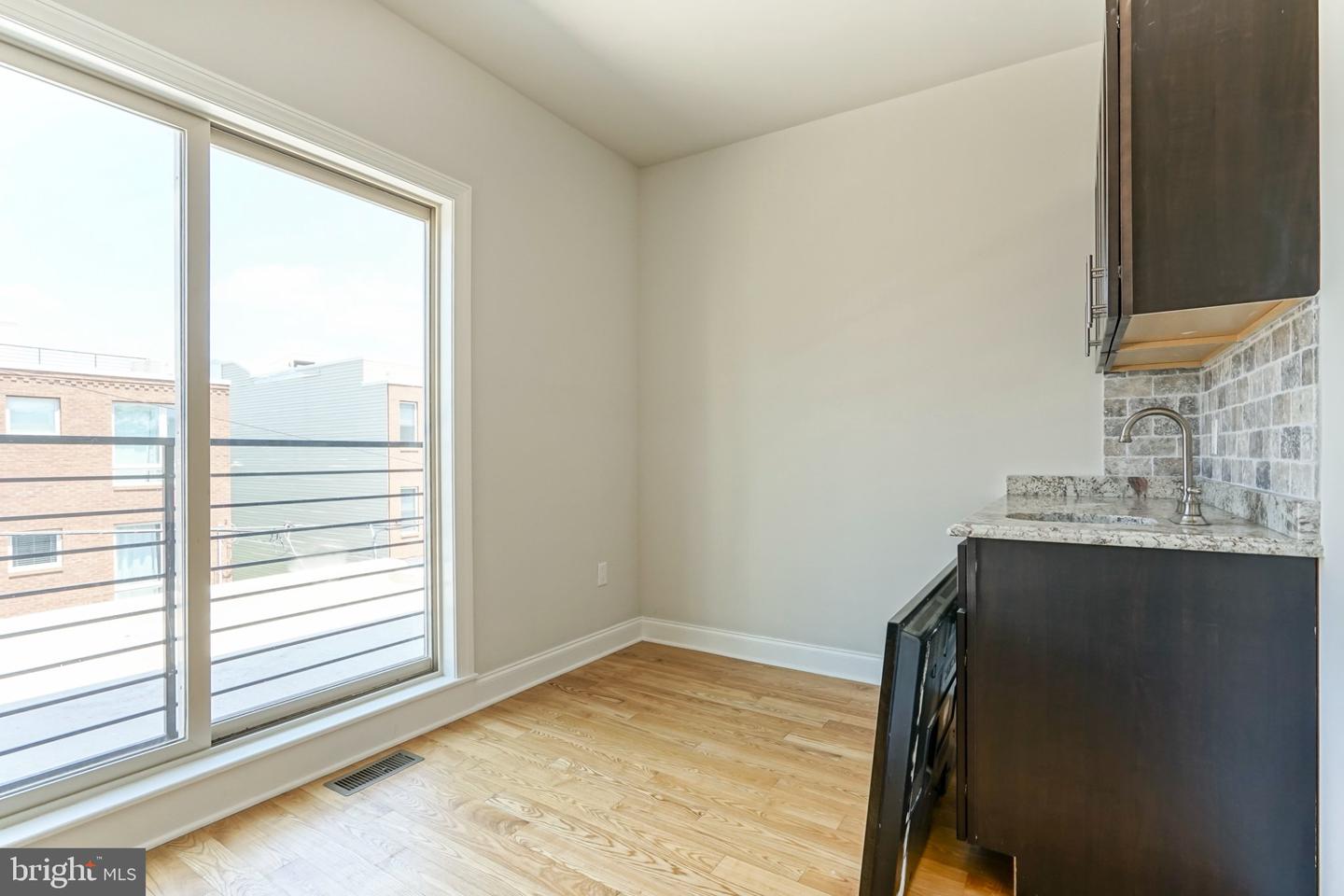 2332 Ellsworth St Property Photo 15