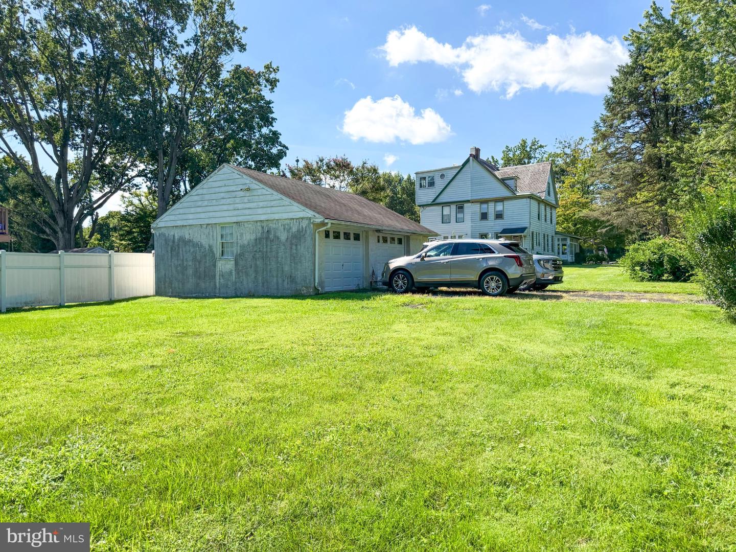 627 Edison Ave Property Photo 9