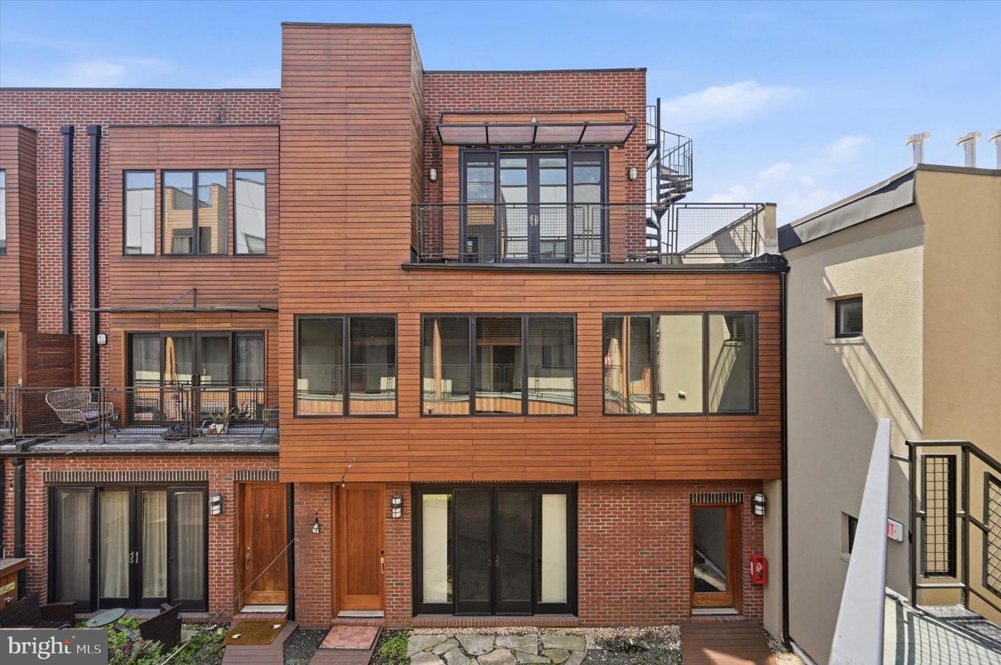 1247 E Columbia Ave #4 Property Photo 2