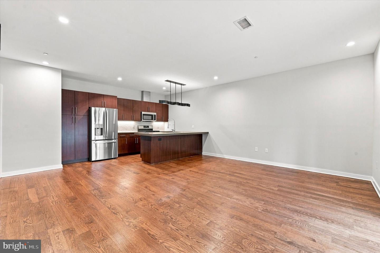 1247 E Columbia Ave #4 Property Photo 6
