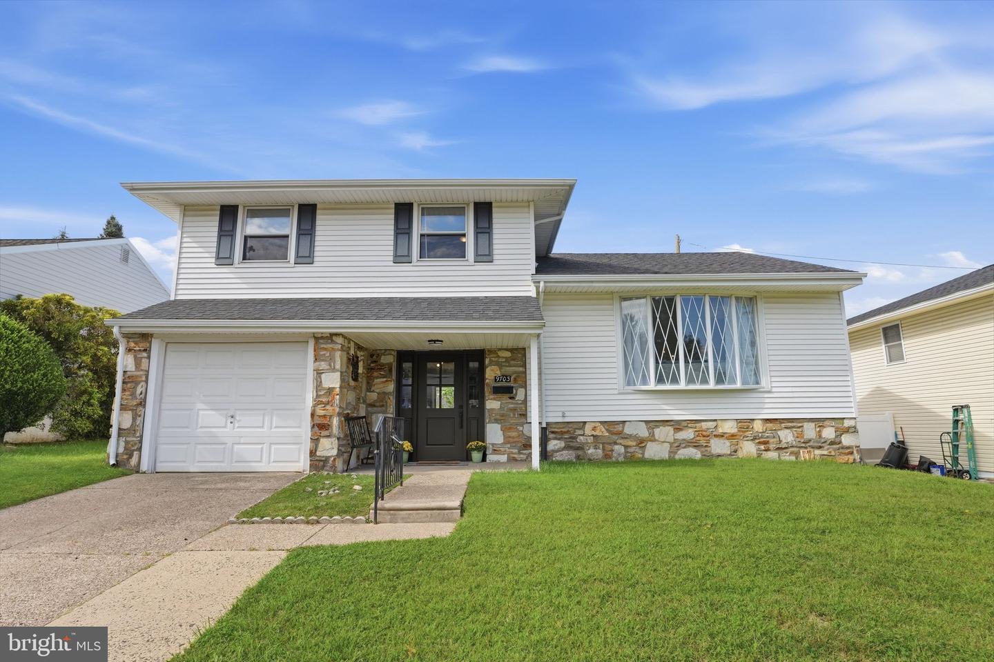 9703 Jeanes St Property Photo 1