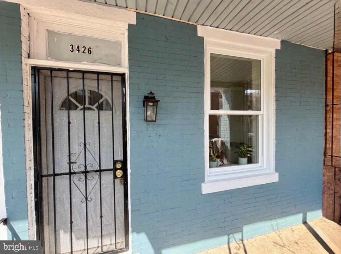3426 Crystal St Property Photo 1