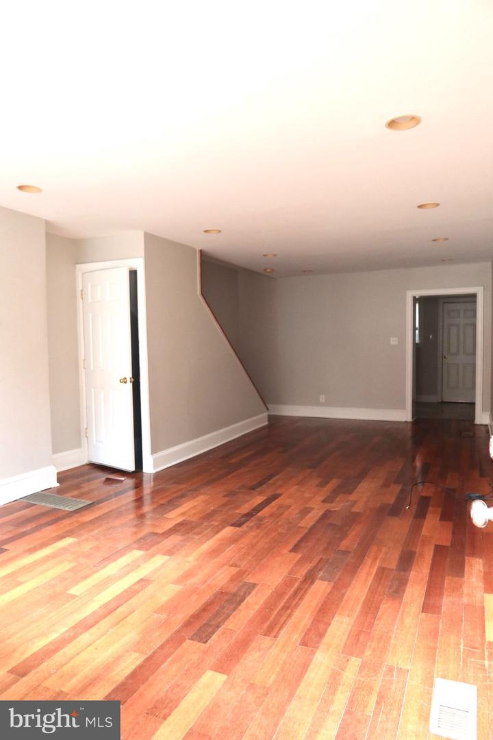 1726 S Orianna St Property Photo 2