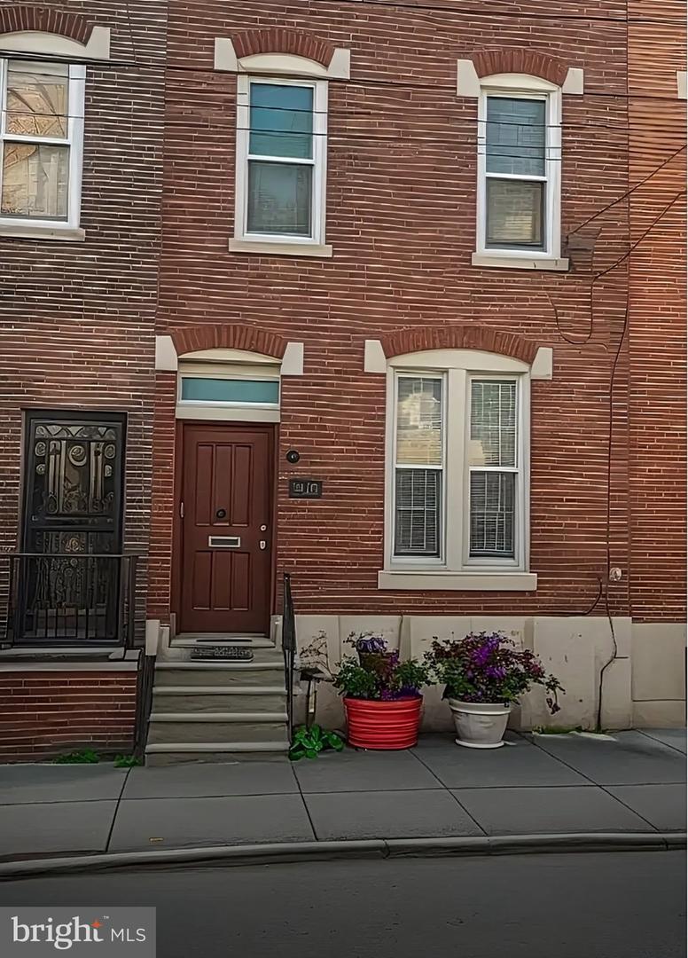 1432 WHARTON ST Property Photo 1