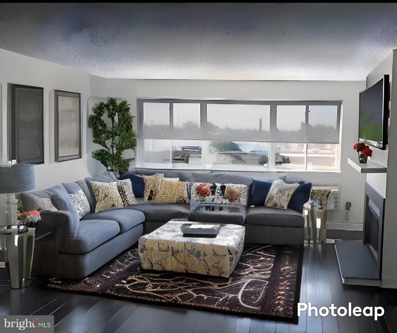 200 Lombard St #722 Property Photo 12