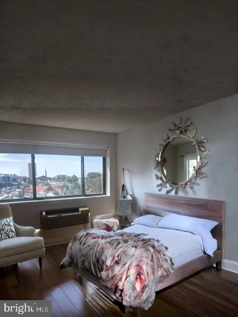 200 Lombard St #722 Property Photo 17
