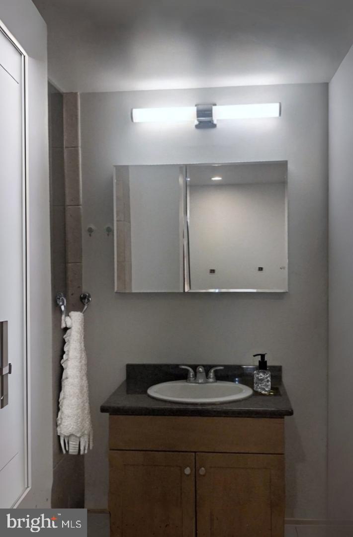 200 Lombard St #722 Property Photo 20