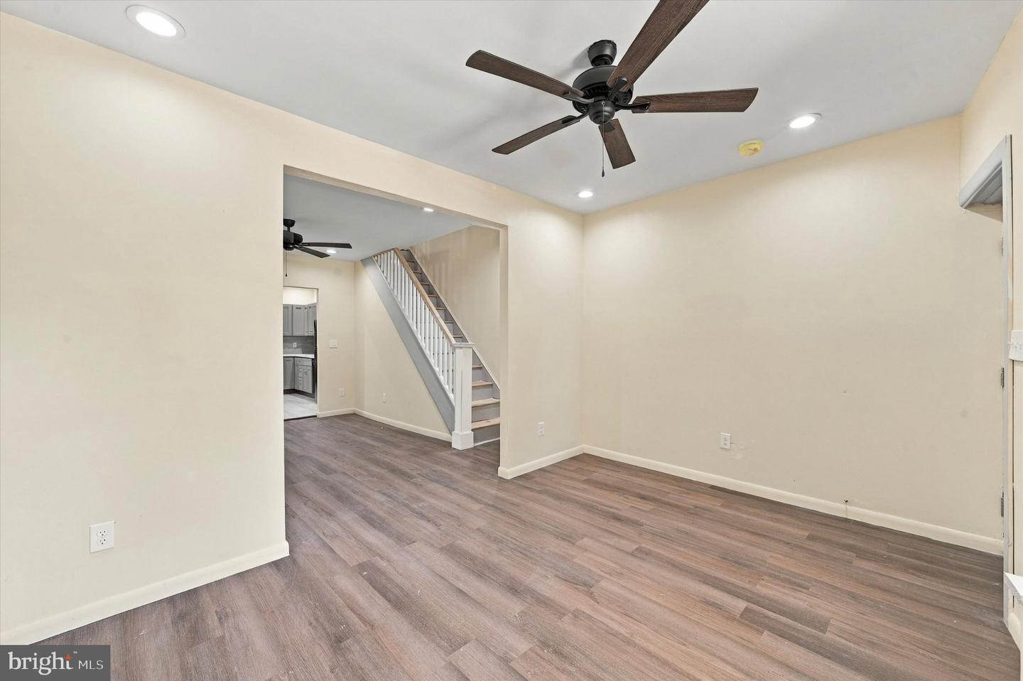 5103 W Girard Ave Property Photo 6