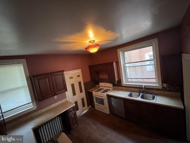 6142 W Columbia Ave Property Photo 5