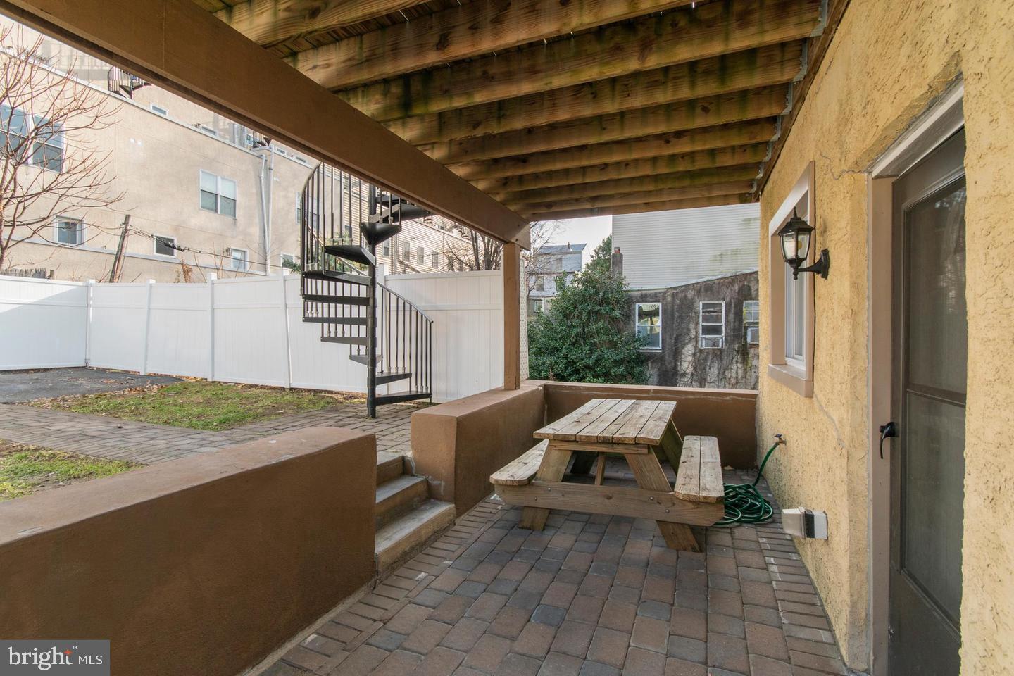3773 Cresson St Property Photo 7