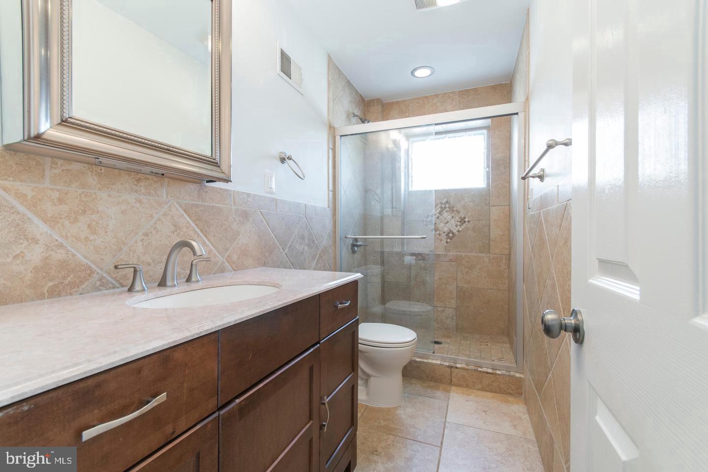 3773 Cresson St Property Photo 14