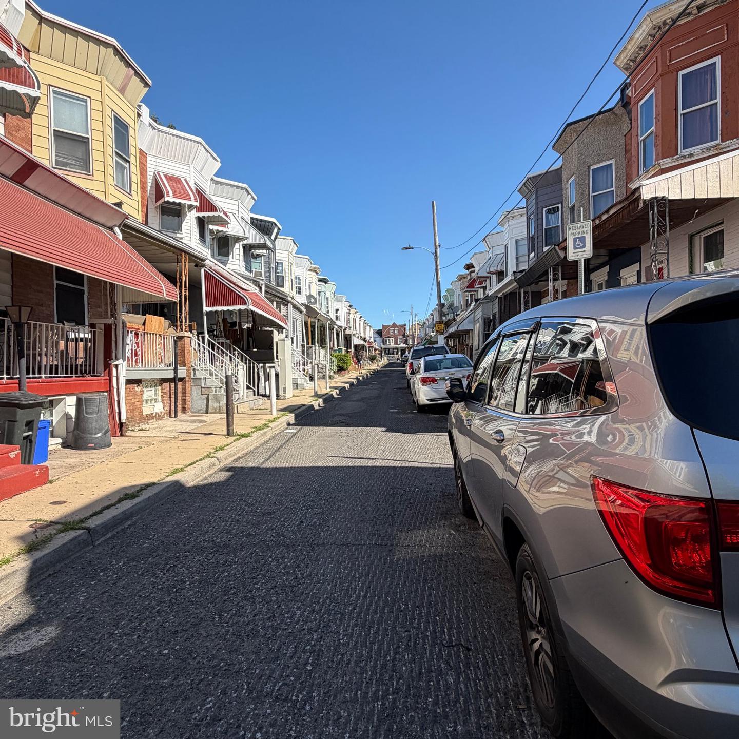 2712 N Dover St Property Photo 2