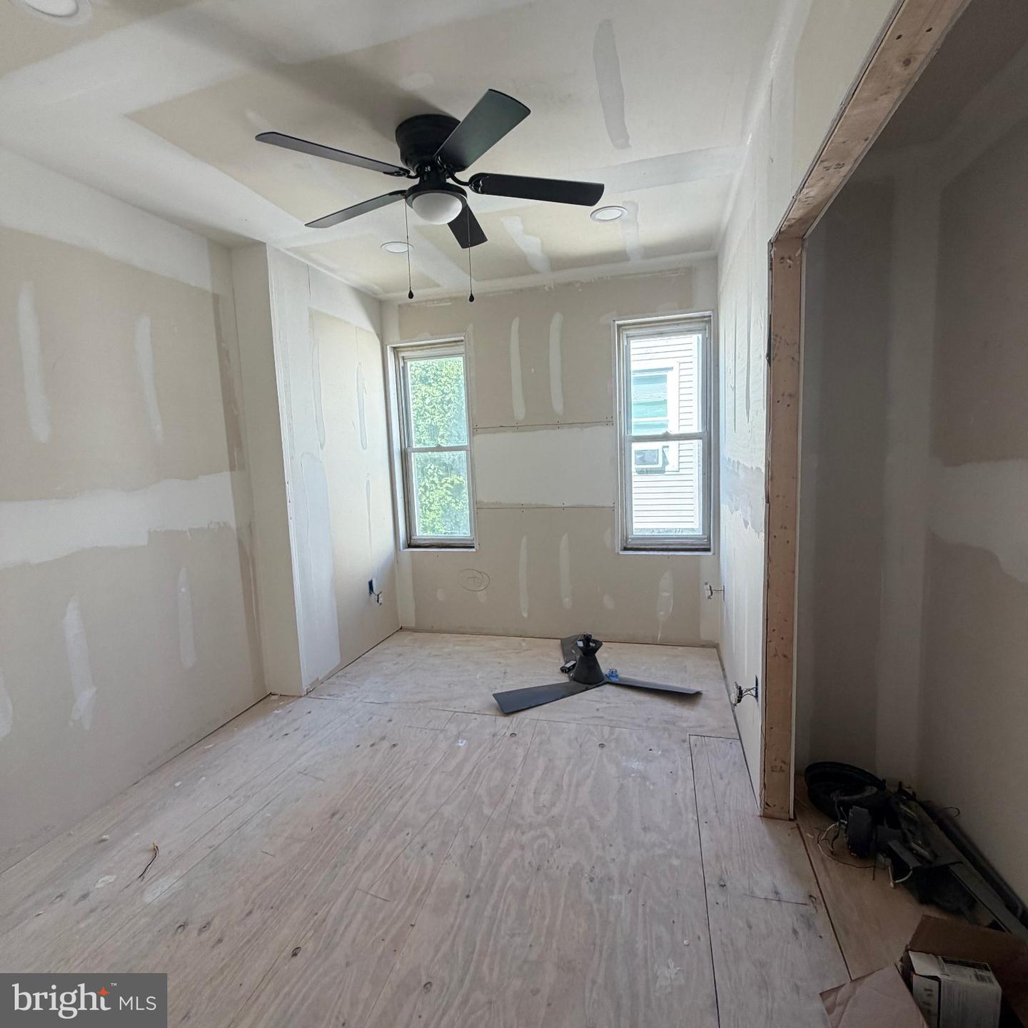 2712 N Dover St Property Photo 7