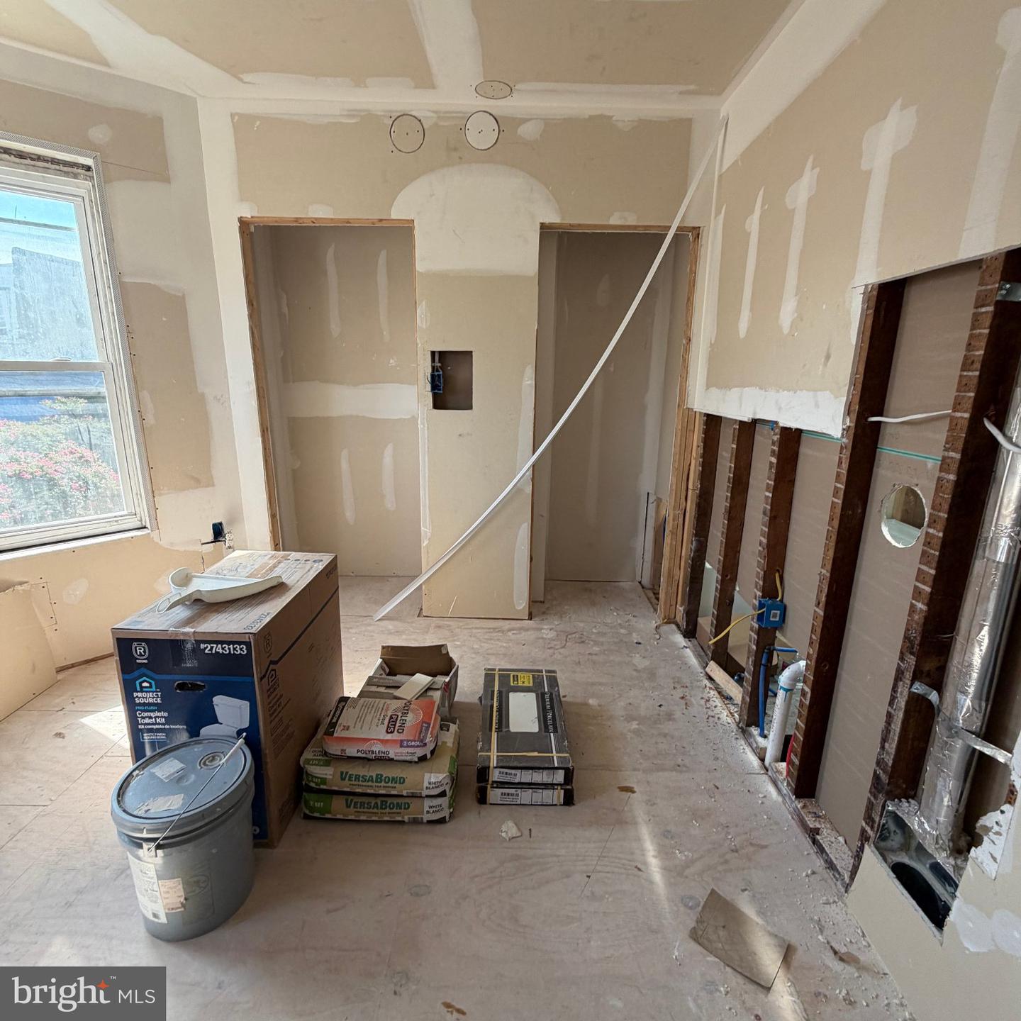 2712 N Dover St Property Photo 9