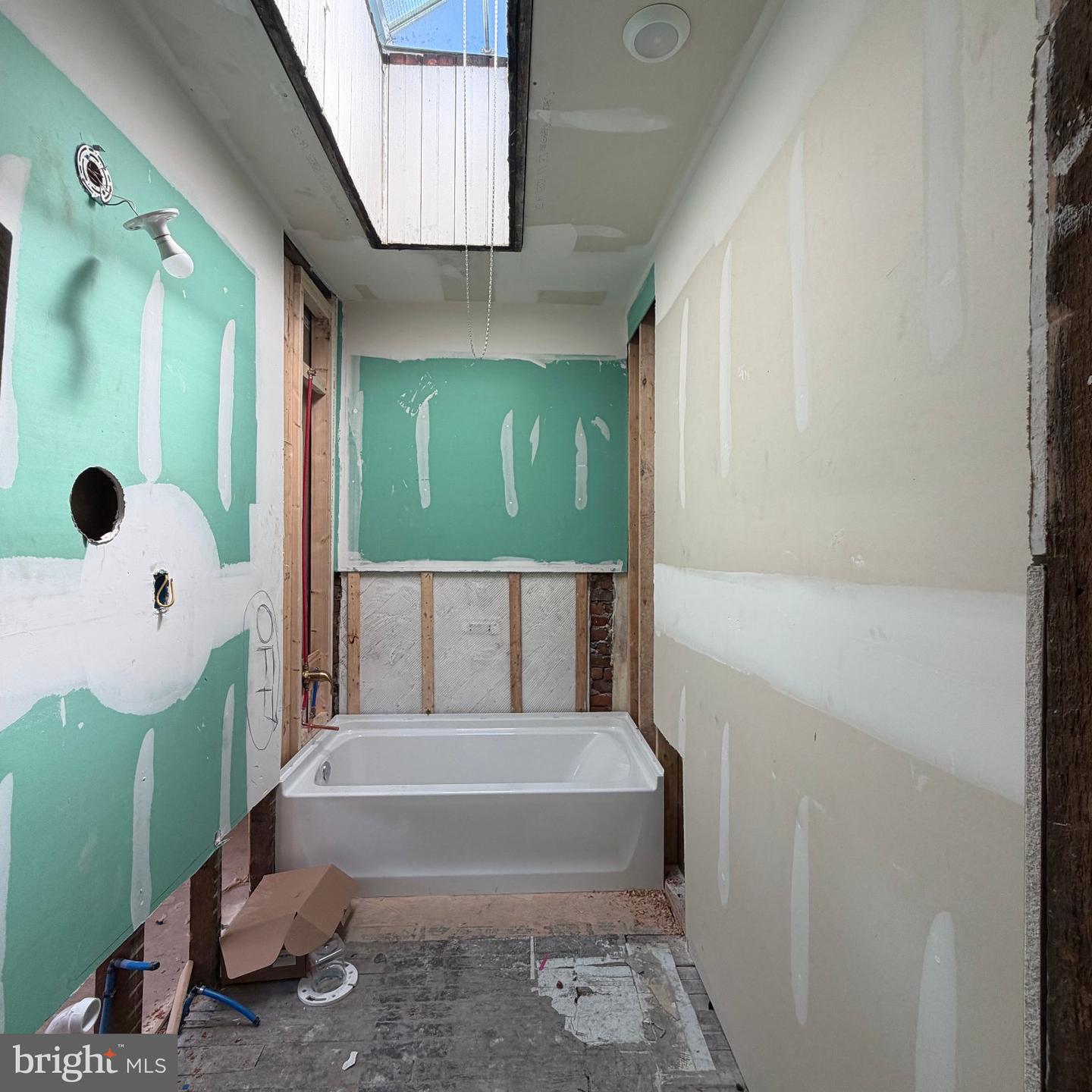 2712 N Dover St Property Photo 10