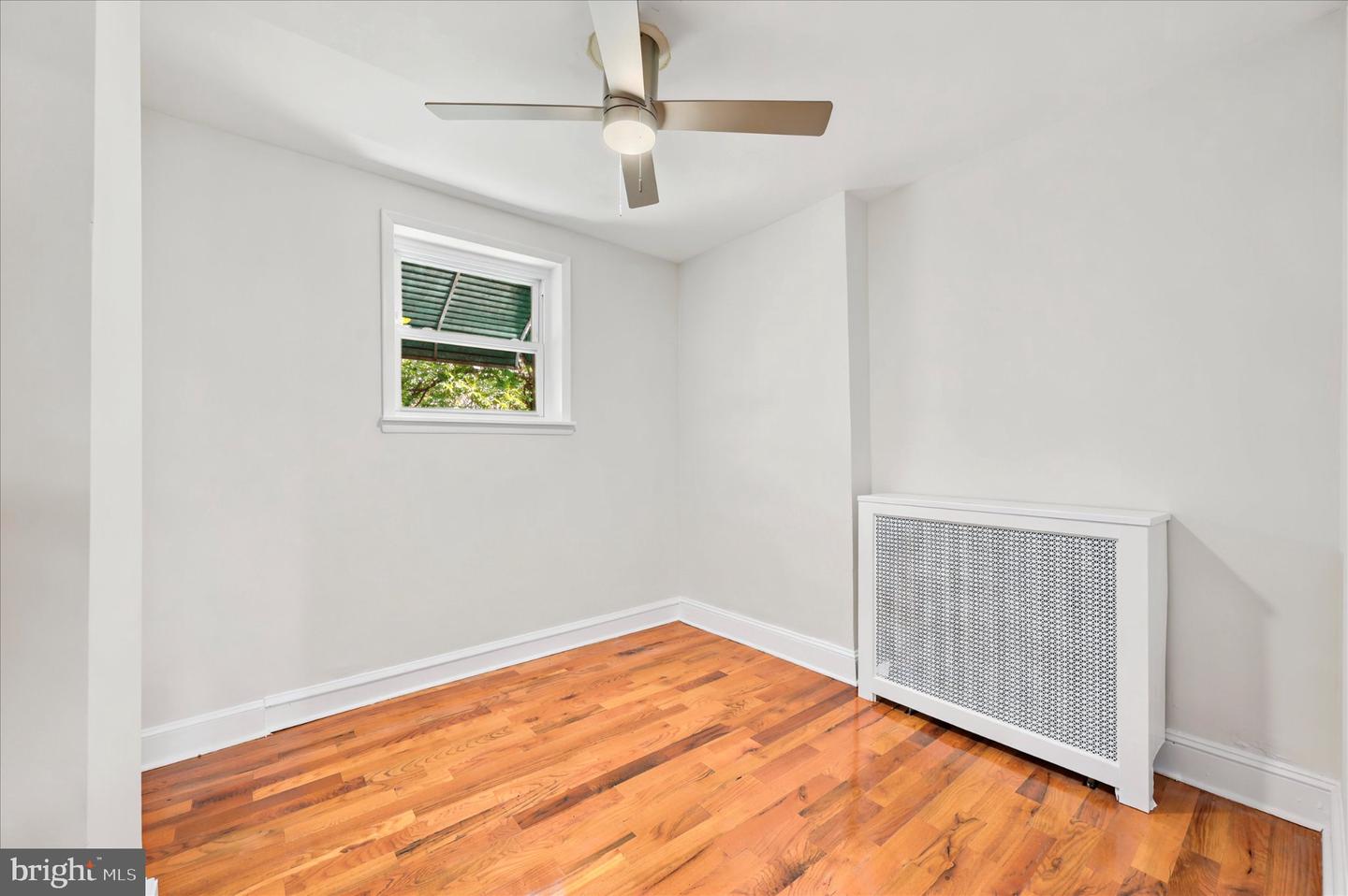 3052 Aramingo Ave Property Photo 5