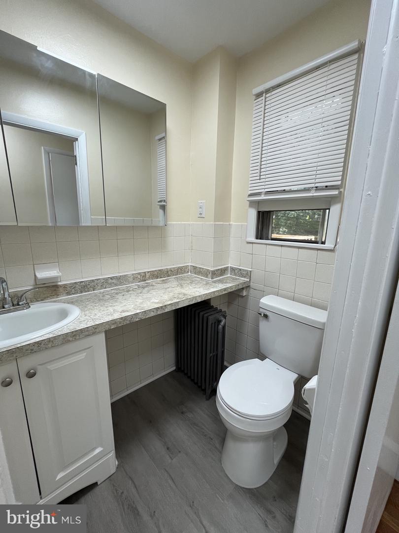 5230 Rexford Property Photo 6