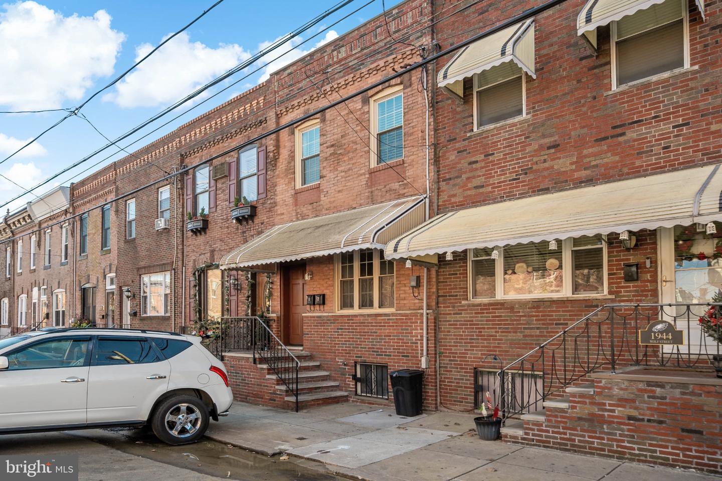 1942 WOLF ST Property Photo 1