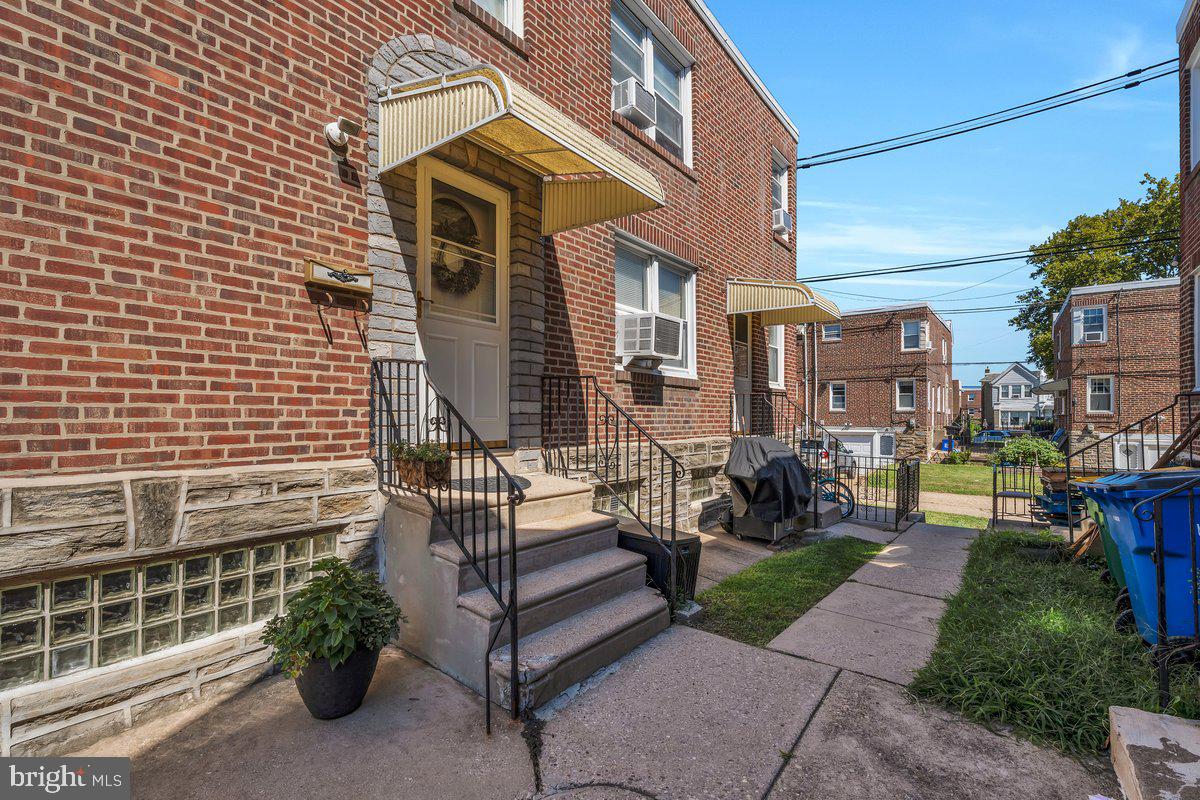 3111 Teesdale St Property Photo 3
