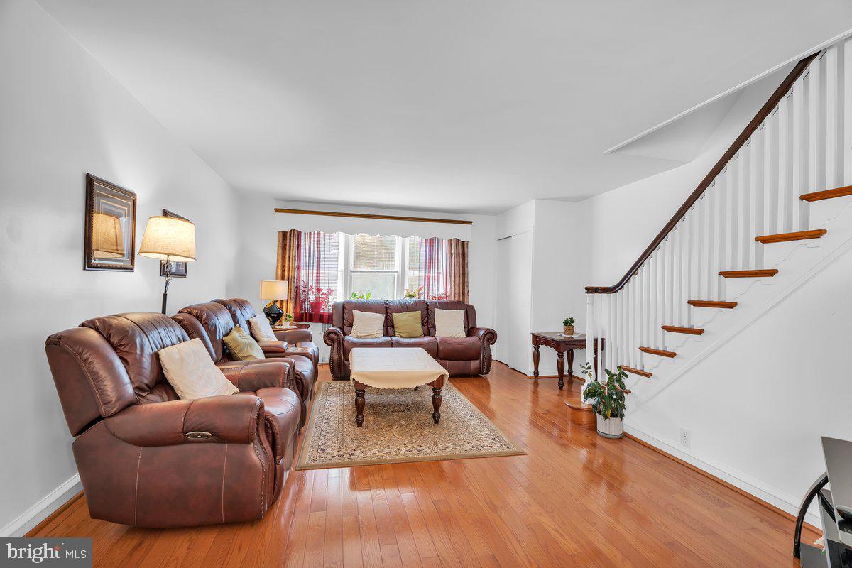 3111 Teesdale St Property Photo 4