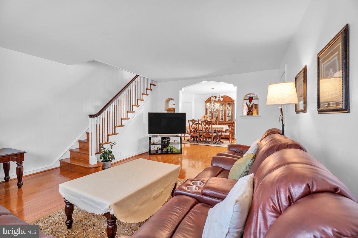 3111 Teesdale St Property Photo 6