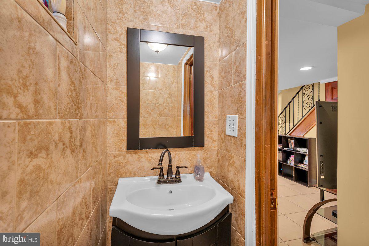 3111 Teesdale St Property Photo 27