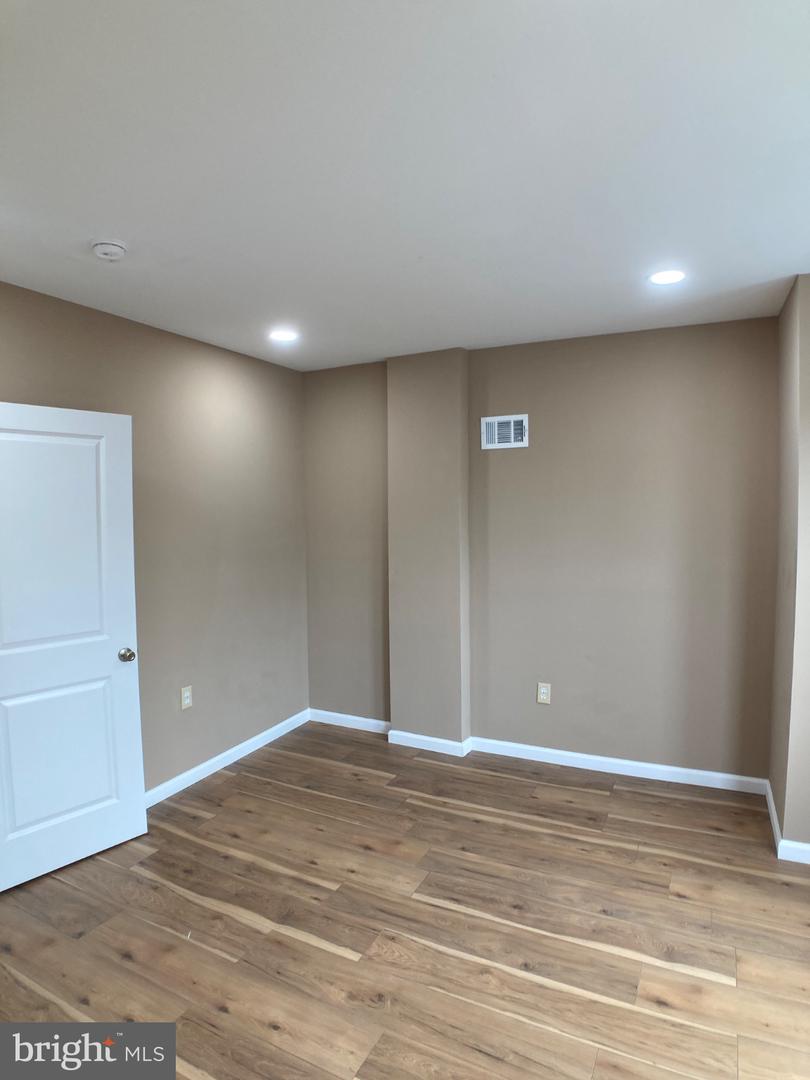5166 Funston St Property Photo 18