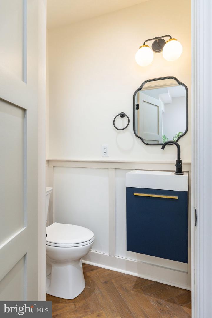 5224 Delancey St Property Photo 8