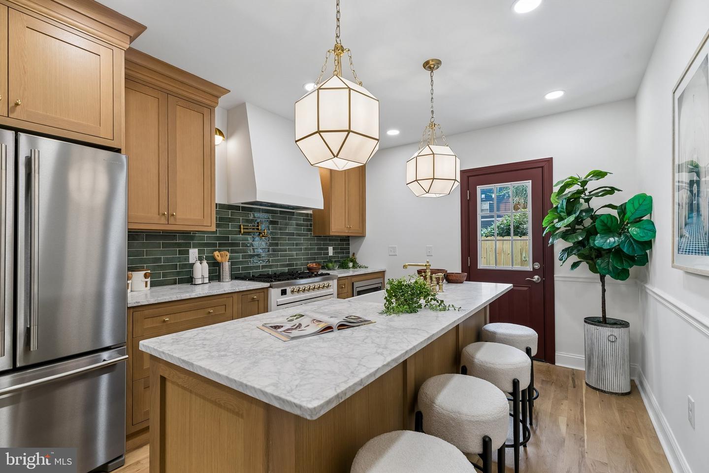 1706 Christian Property Photo 3