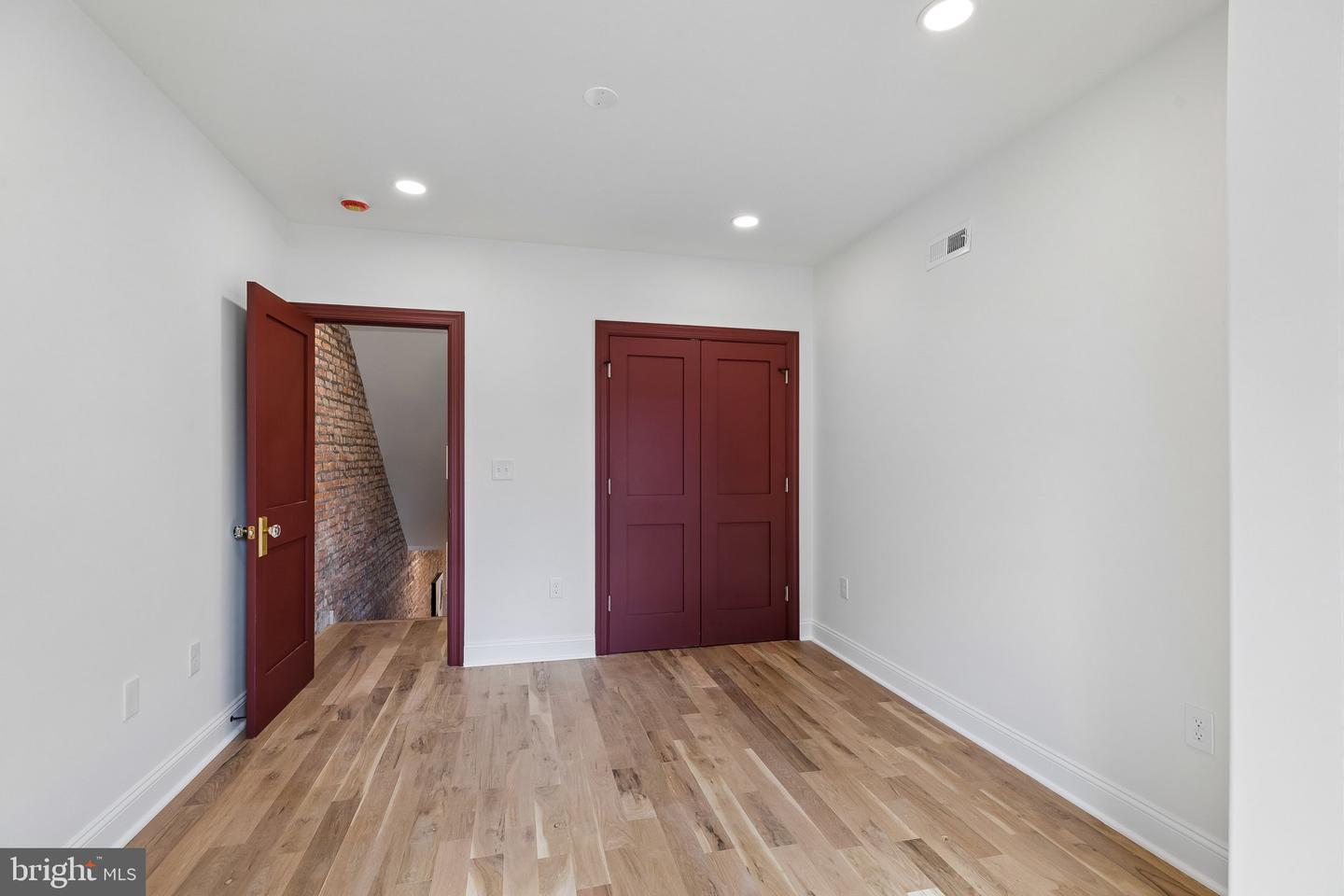1706 Christian Property Photo 26