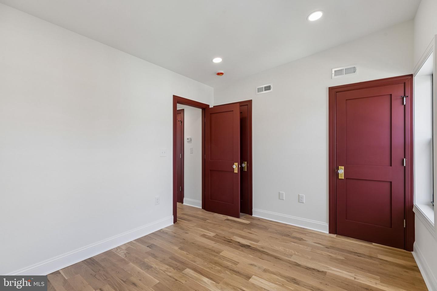 1706 Christian Property Photo 32