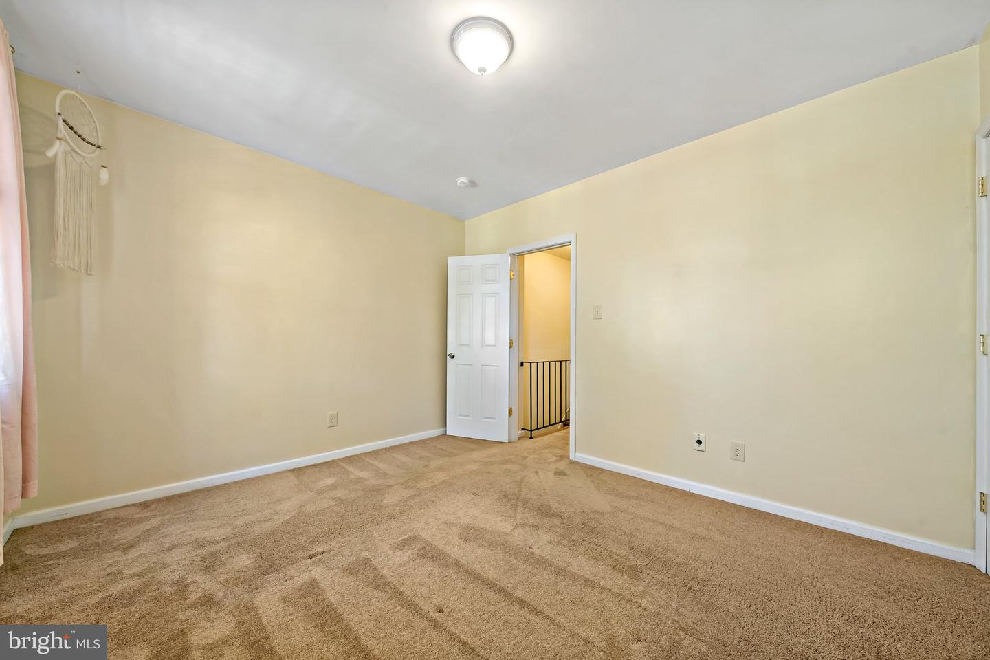 1942 Wolf St Property Photo 16