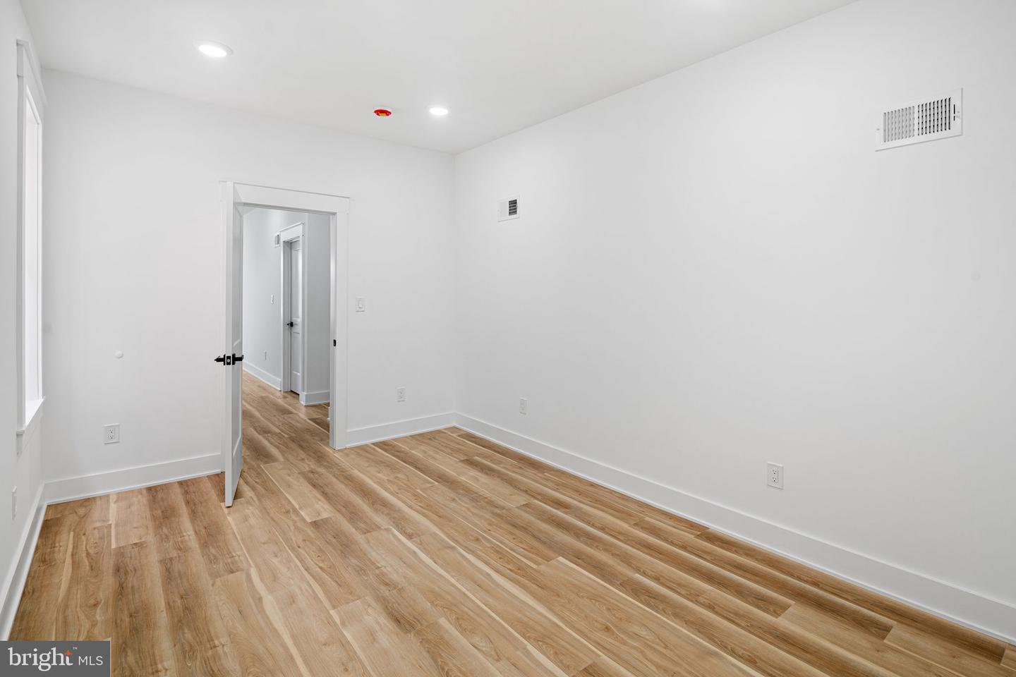 2236 Moore St Property Photo 11