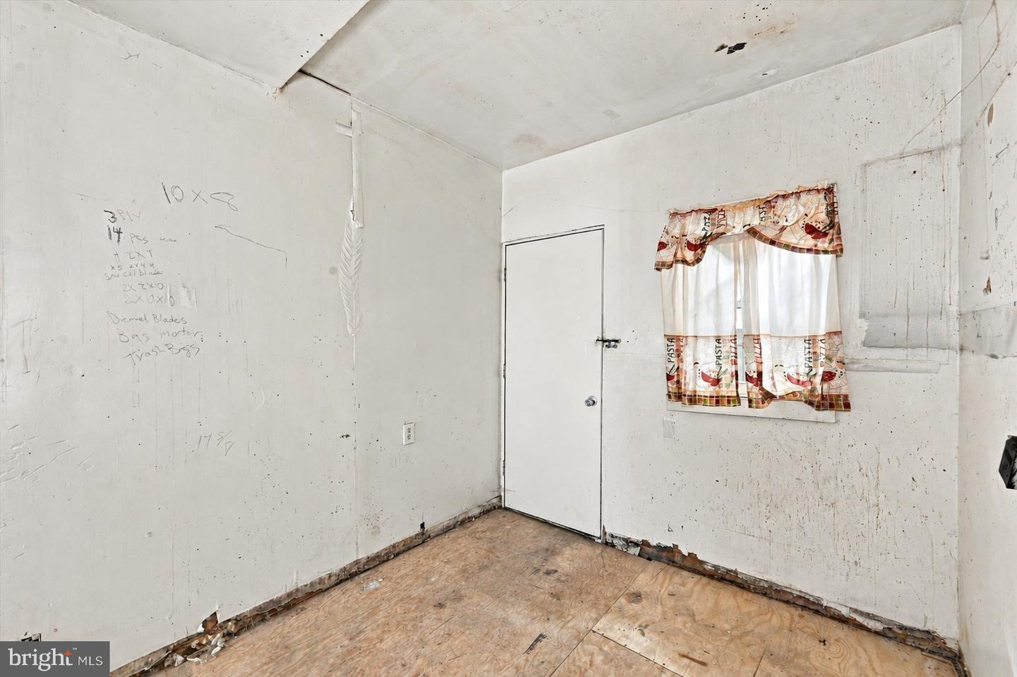 2712 N Orianna Property Photo 8