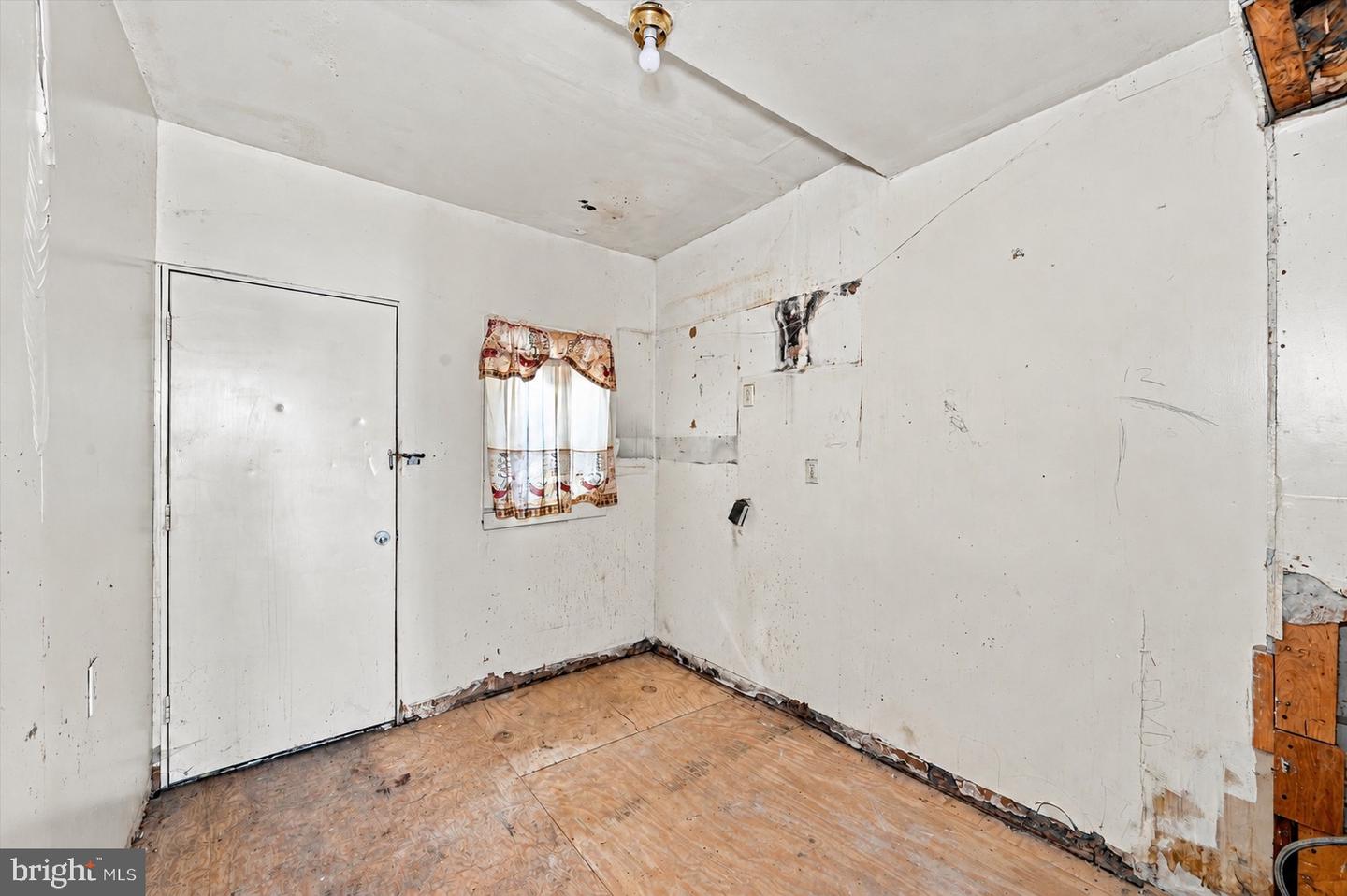 2712 N Orianna Property Photo 9