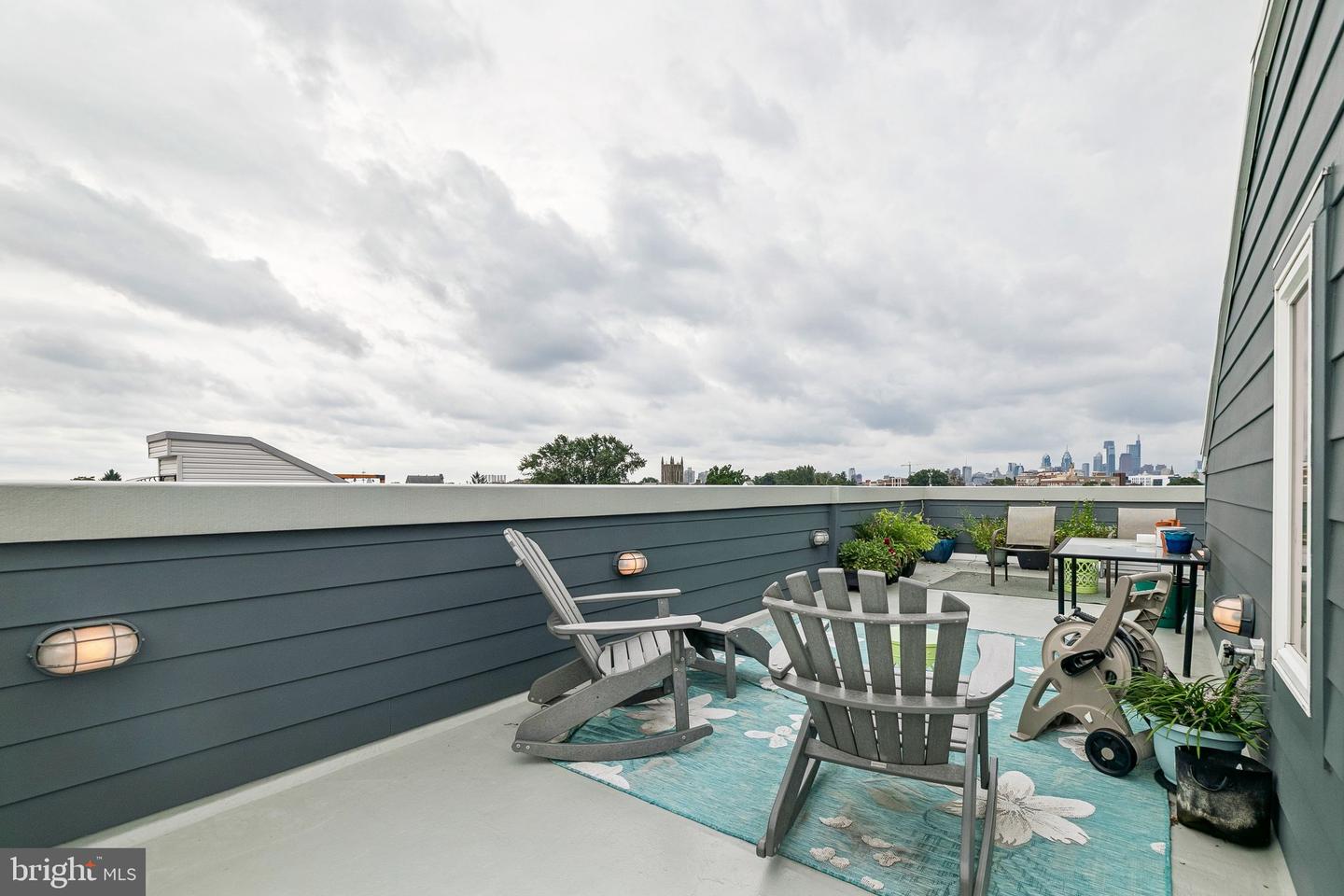 2311 E Gordon St Property Photo 24