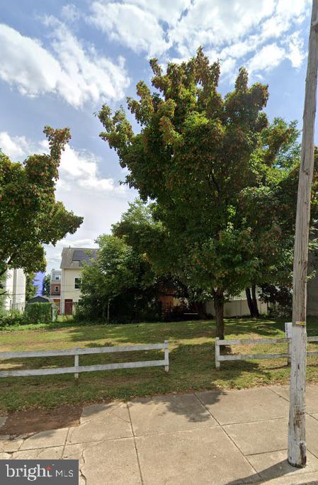 3912 FOLSOM ST Property Photo 1